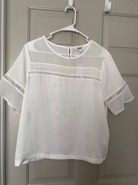 DKNY NWT Ivory Flutter Sleeve Blouse Size Large